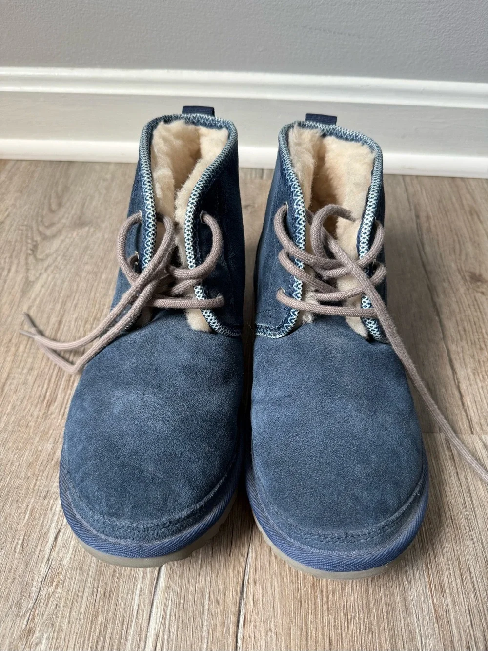 UGG KIDS Neumel Boots Tread Lite Suede Boots Sherpa Comfy Navy Blue Size Kids 4